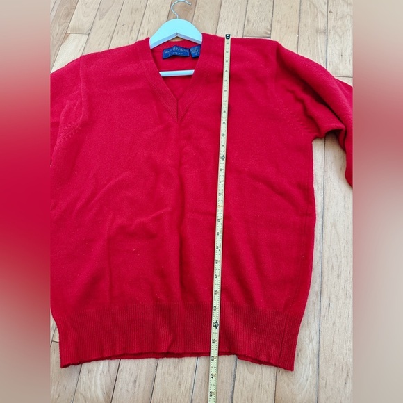 100% Lambs Wool Knit V-neck Sweater - Wm. H. Leishman - Red - Size Medium - Picture 6 of 8